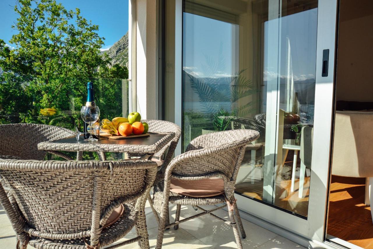 Ily Apartment With Sea View Kotor Eksteriør billede