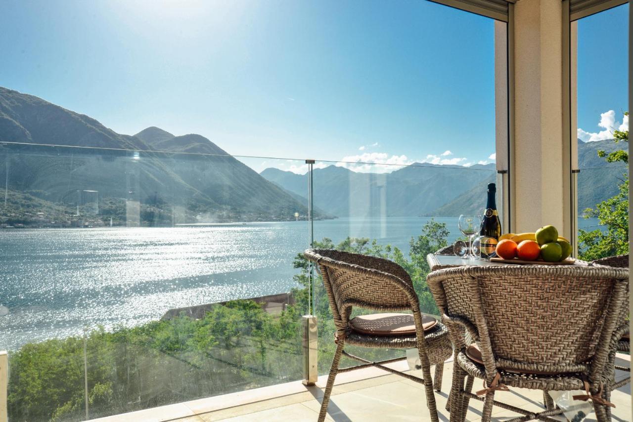 Ily Apartment With Sea View Kotor Eksteriør billede
