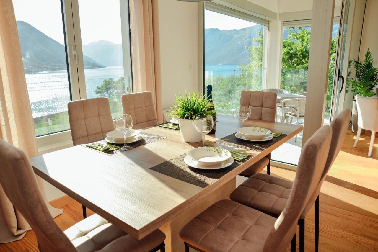 Ily Apartment With Sea View Kotor Eksteriør billede