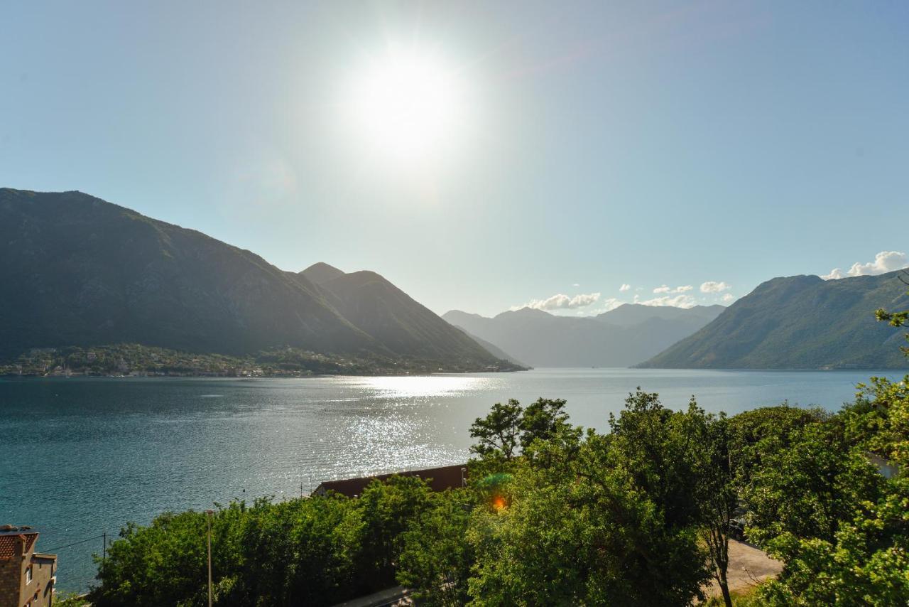 Ily Apartment With Sea View Kotor Eksteriør billede