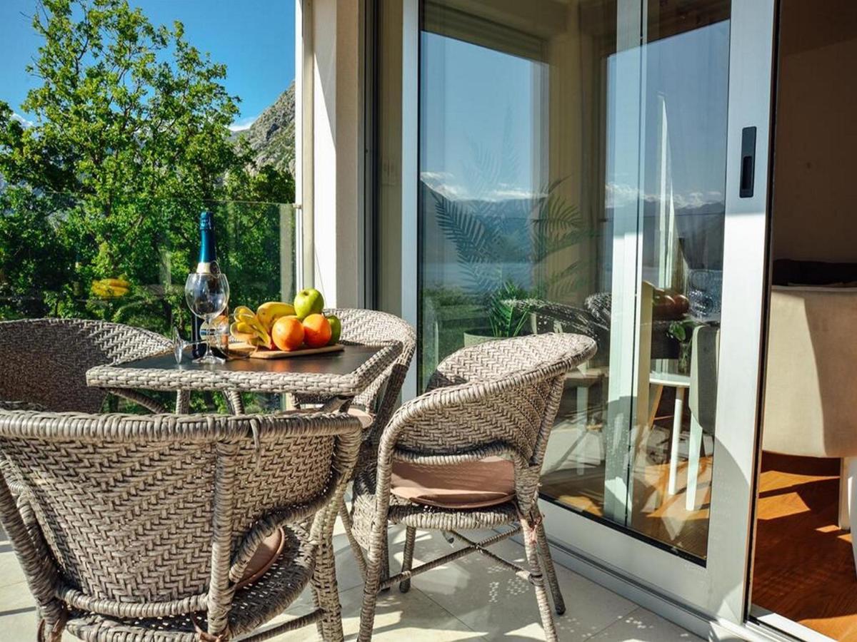 Ily Apartment With Sea View Kotor Eksteriør billede
